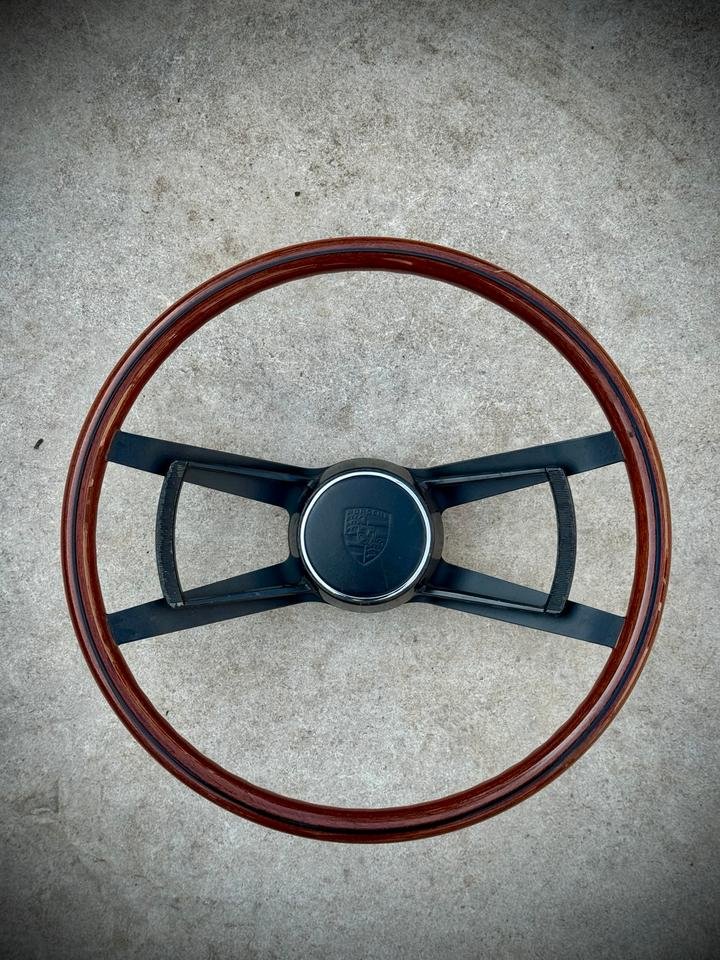 Porsche 911 912 SWB F-Modell Lenkrad Holz Wappen Hupenwippe