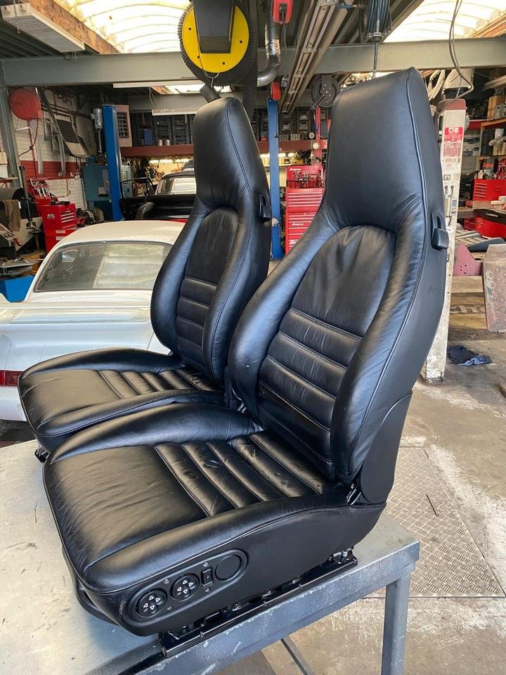 Porsche 911 964 Sitze aus schwarzem Raf-Leder