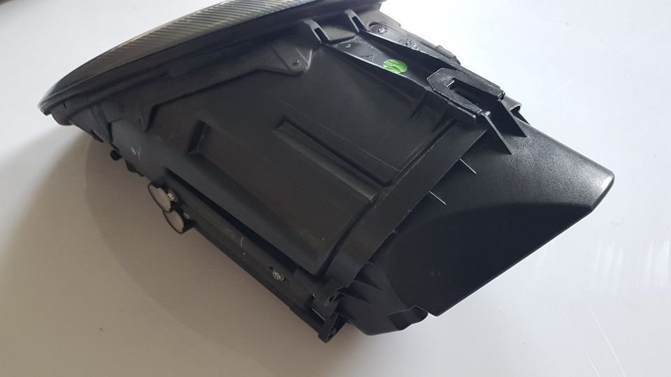 Porsche 911 997 Xenon Scheinwerfer Headlight rechts 99763115808