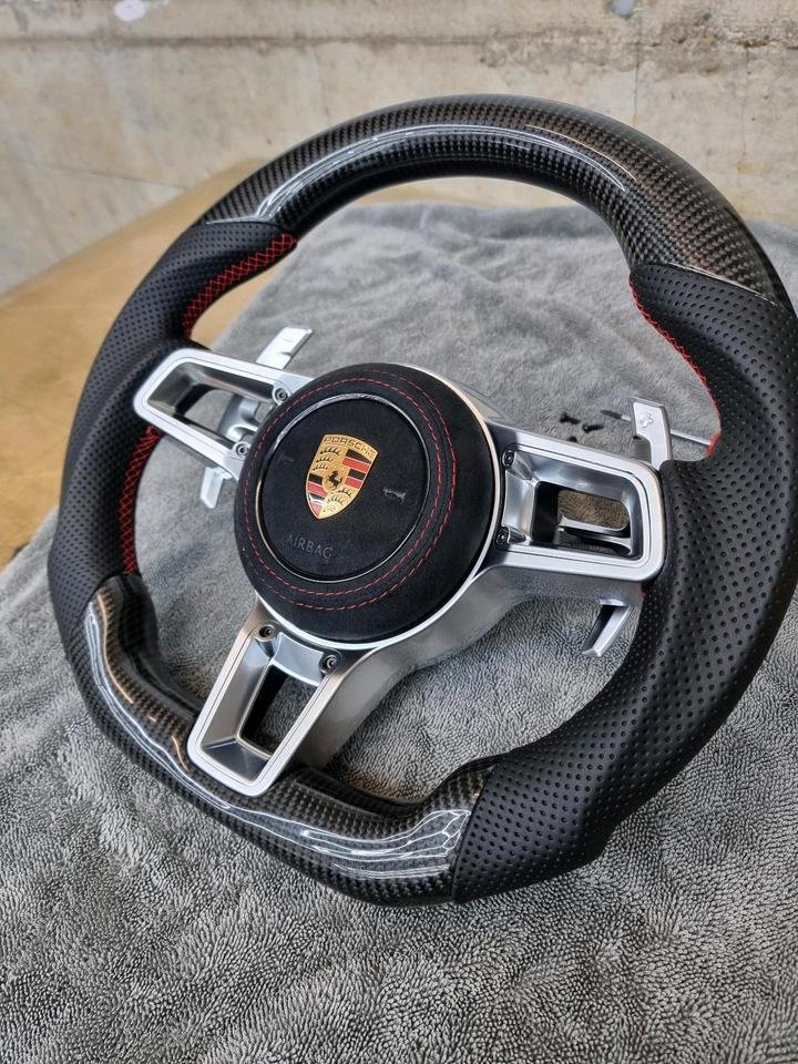 Porsche 991.1 / 991.2 Lenkrad in Carbon – Sofort Verfügbar