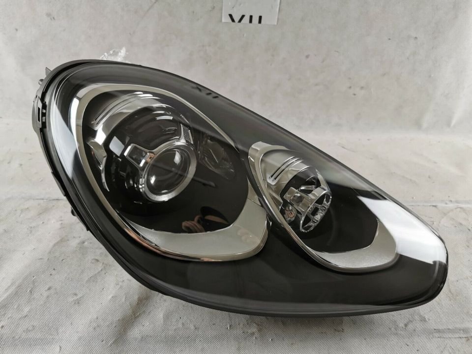 PORSCHE CAYENNE 958 FACELIFT XENON SCHEINWERFER RECHTS HEADLIGHT