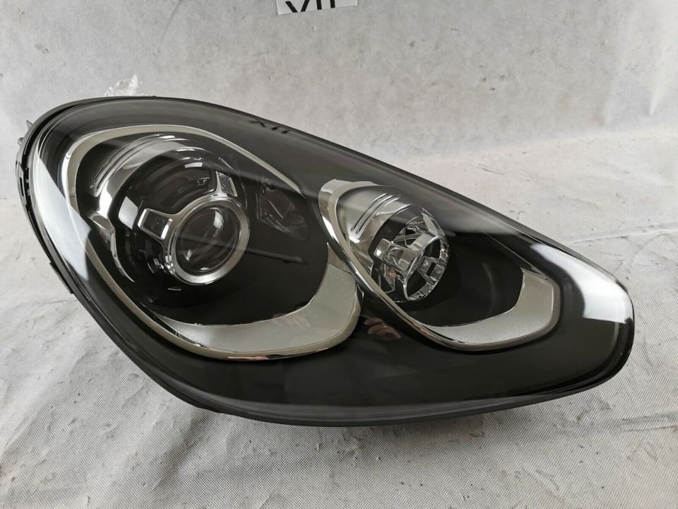 PORSCHE CAYENNE 958 FACELIFT XENON SCHEINWERFER RECHTS HEADLIGHT