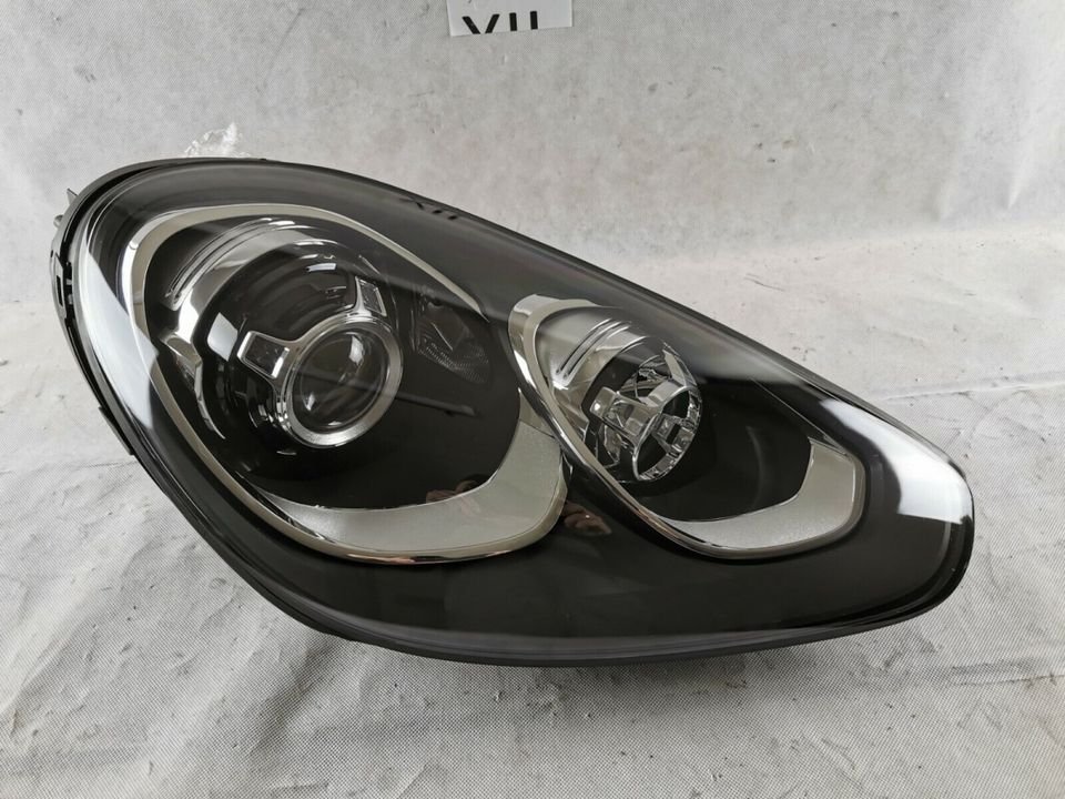 PORSCHE CAYENNE 958 FACELIFT XENON SCHEINWERFER RECHTS HEADLIGHT