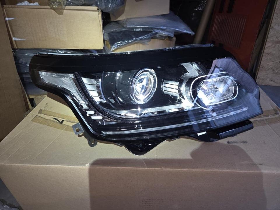 Range Rover 2013-2017 L405 Scheinwerfer Xenon rechts LR067202