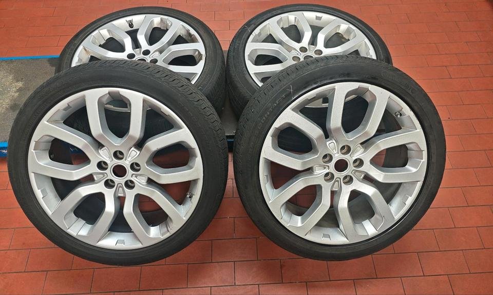 Range Rover L405 22 Zoll Original Sommerräder Felgen DOT 2022