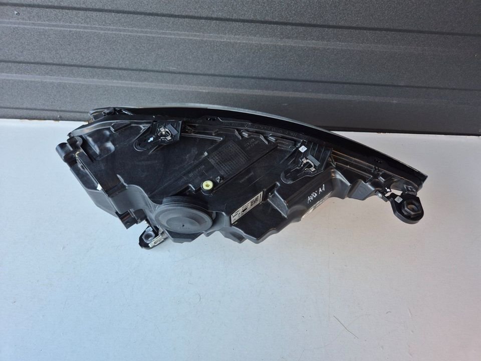 82A941033 D Audi A1 Scheinwerfer Voll LED Links Headlight