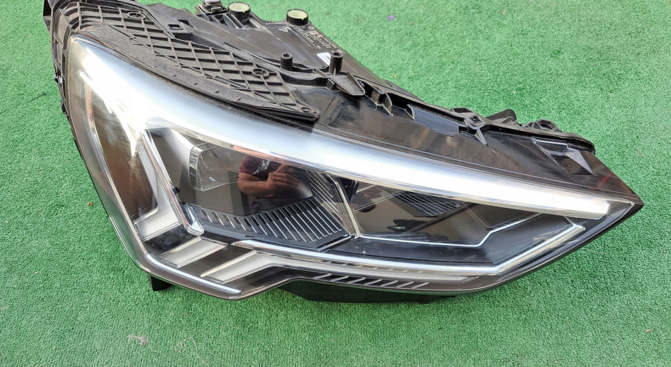 83A941034 Audi Q3 83A Voll Led Scheinwerfer rechts Headlights