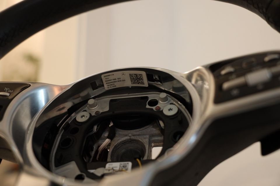 A0004605804 Mercedes-Benz Lenkrad mit AIRBAG A0008604101