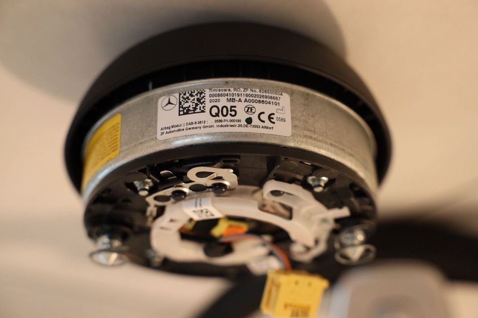 A0004605804 Mercedes-Benz Lenkrad mit AIRBAG A0008604101