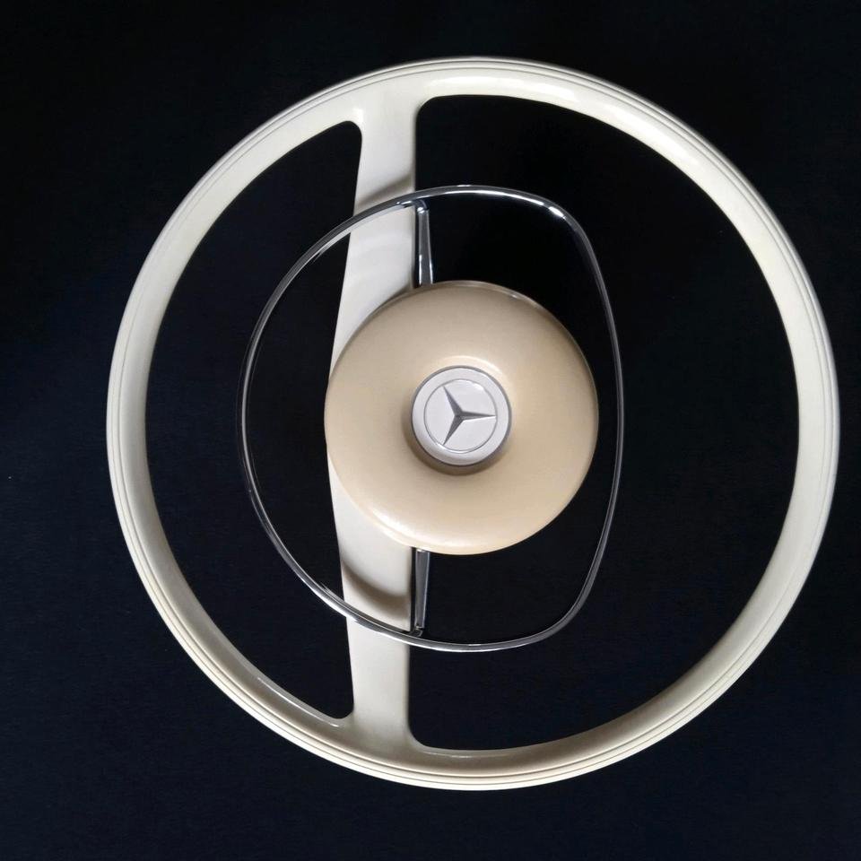 Altes gepflegtes Mercedes Benz /8 Lenkrad Elfenbein/Weiß Oldtimer