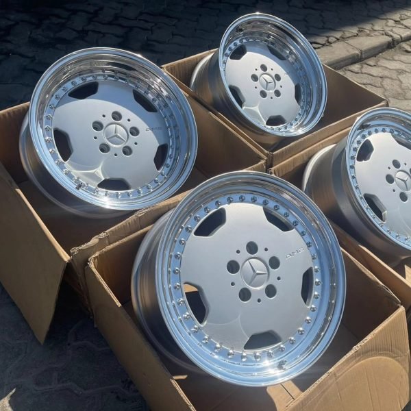 AMG 4-Piece Staggered Wheels by OZ