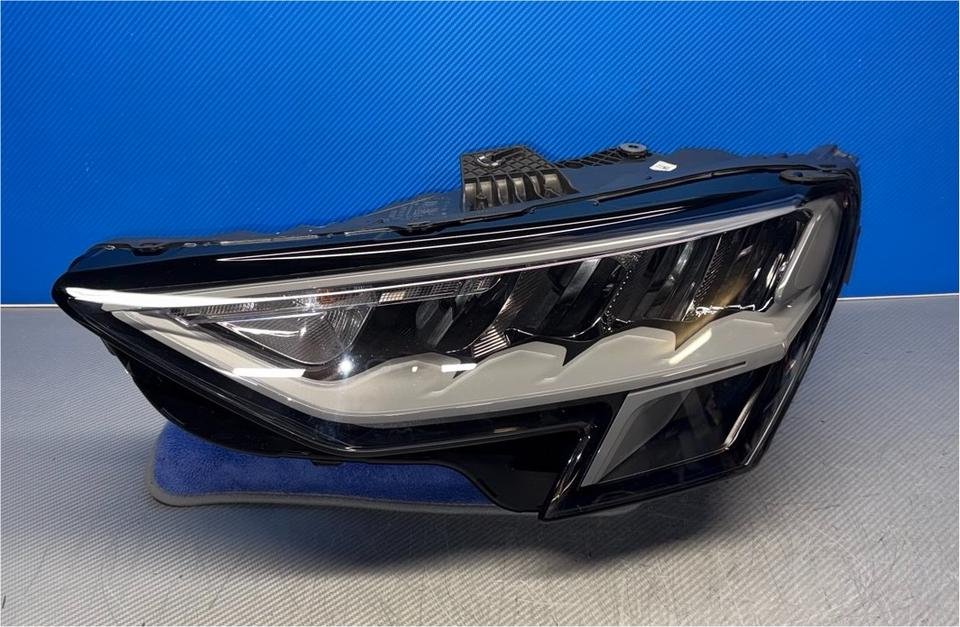 Audi A3 8Y Headlight Left LED Scheinwerfer Links 8Y0941011