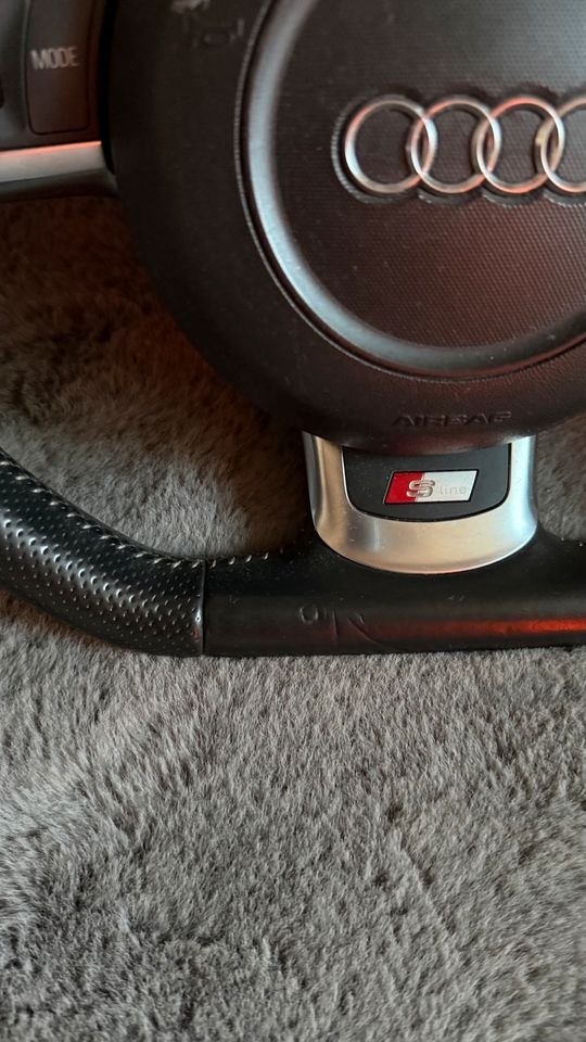 Audi A3 S3 RS3 TT TTS TTRS R8 Lenkrad abgeflacht Multifunktion