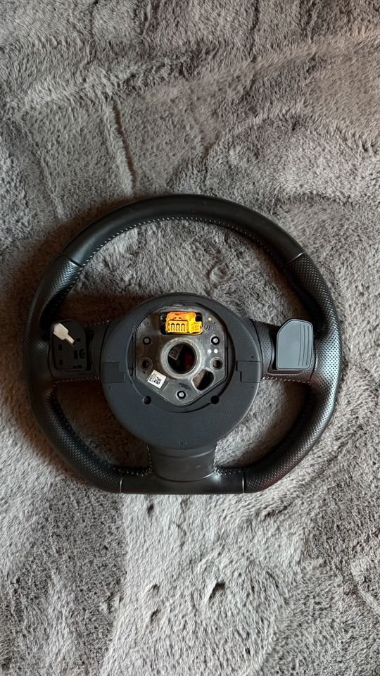 Audi A3 S3 RS3 TT TTS TTRS R8 Lenkrad abgeflacht Multifunktion