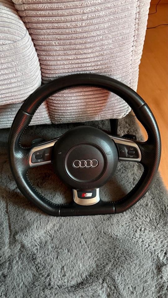 Audi A3 S3 RS3 TT TTS TTRS R8 Lenkrad abgeflacht Multifunktion
