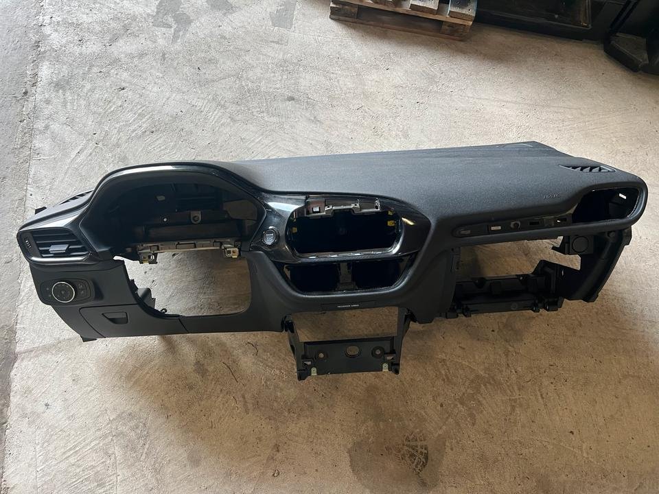 Audi A4 B8 Armaturenbrett Cockpitt Lenkrad