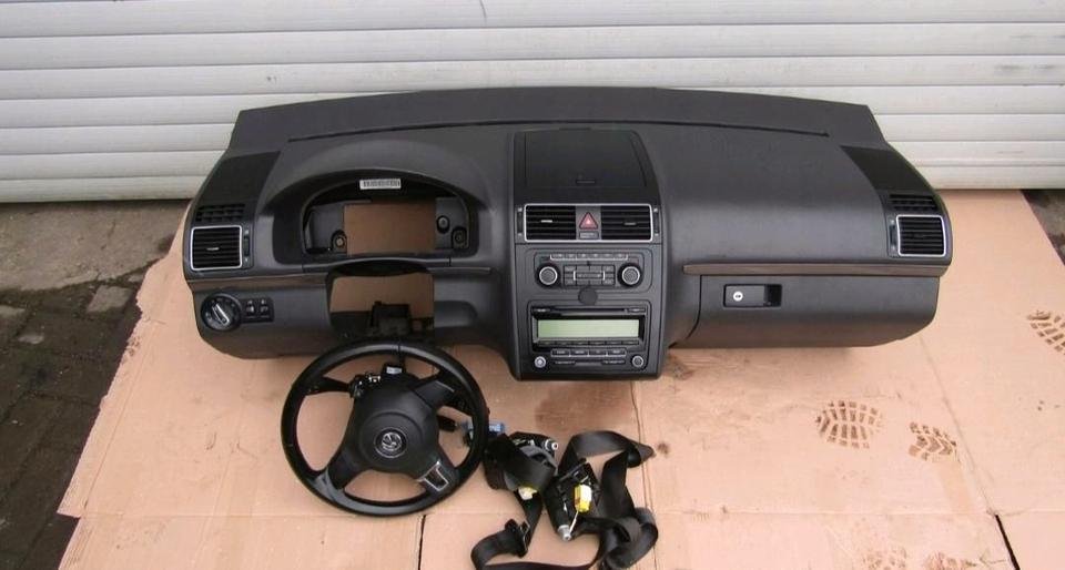 Audi A4 B8 Armaturenbrett Cockpitt Lenkrad