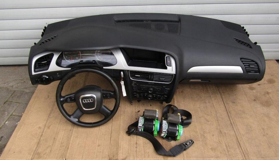 Audi A4 B8 Armaturenbrett Cockpitt Lenkrad