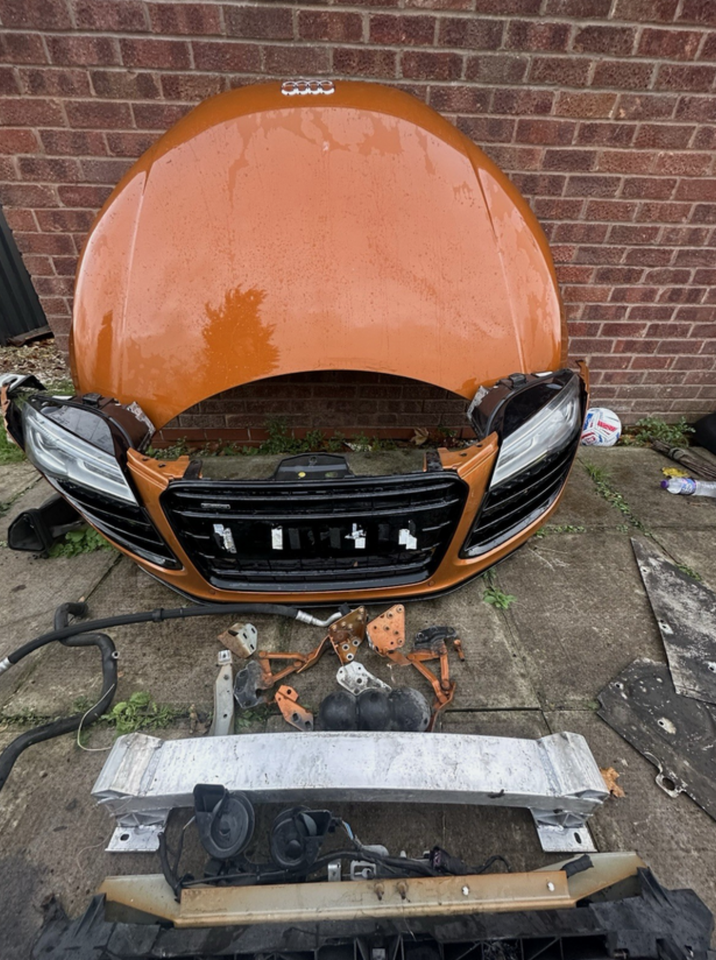 Audi R8 Frontpaket Stoßstange Motorhaube Scheinwerfer Kotflügel