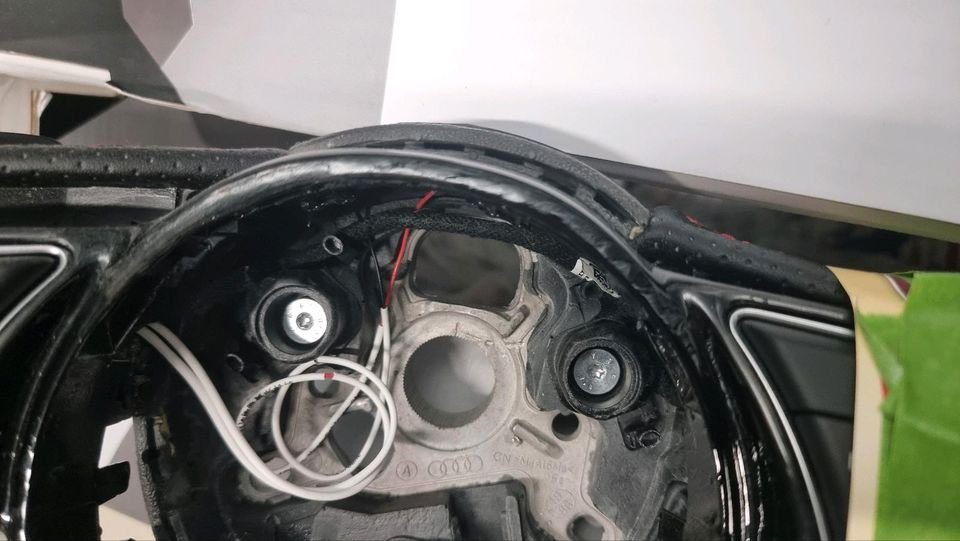 Audi RS3 8V Forged Carbon Lenkrad m Spange Paddles Taster Airbag