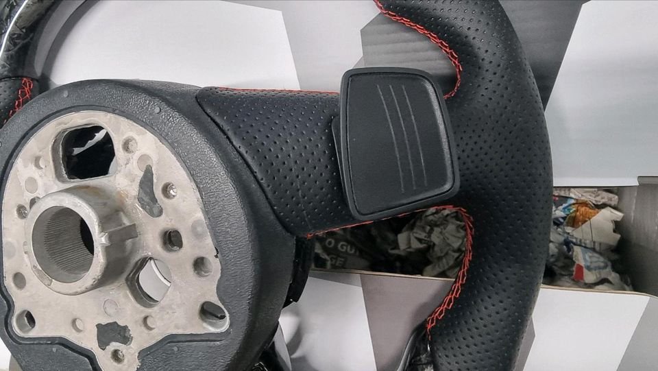 Audi RS3 8V Forged Carbon Lenkrad m Spange Paddles Taster Airbag