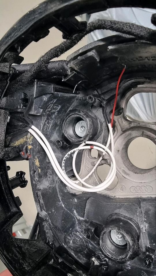 Audi RS3 8V Forged Carbon Lenkrad m Spange Paddles Taster Airbag