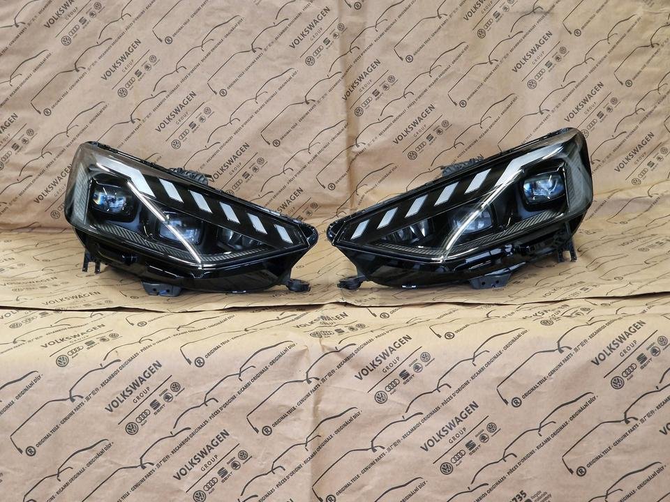 AUDI RS4 Matrix Beam Scheinwerfer Headlights 8W0941035M 8W0941036