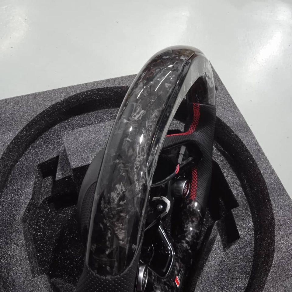 Audi RS4, RS5 B9 Forged Carbon Lenkrad (Sofort Verfügbar)