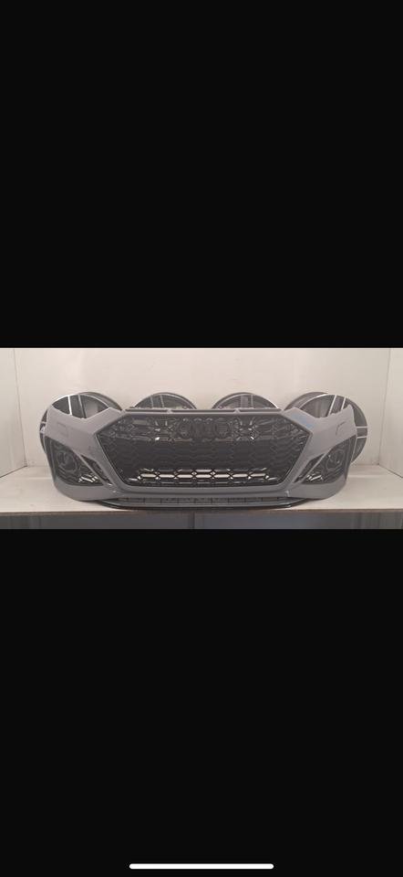 Audi RS5 Armaturenbrett Dashboard schwarz mit Head-Up Display