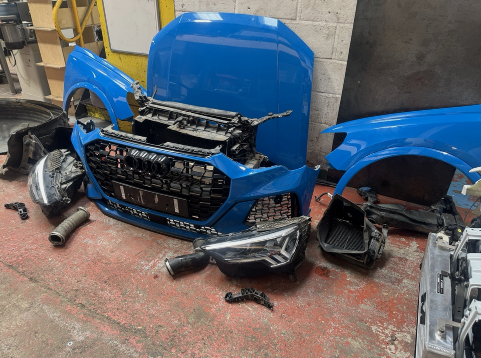 Audi RSQ3 Frontpaket Stoßstange Motorhaube Scheinwerfer Kotflügel