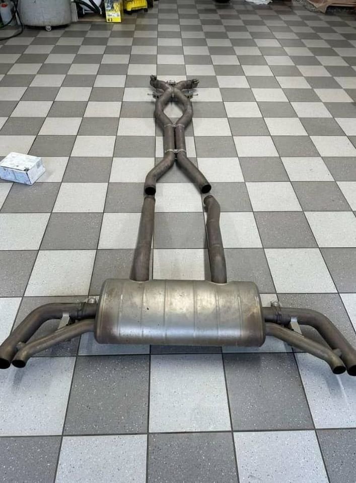 Auspuffanlage Abgasanlage Akrapovic Mercedes GLS63 X167 2019