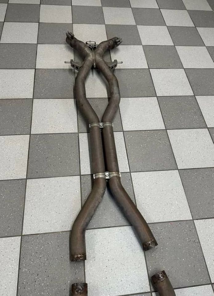 Auspuffanlage Abgasanlage Akrapovic Mercedes GLS63 X167 2019