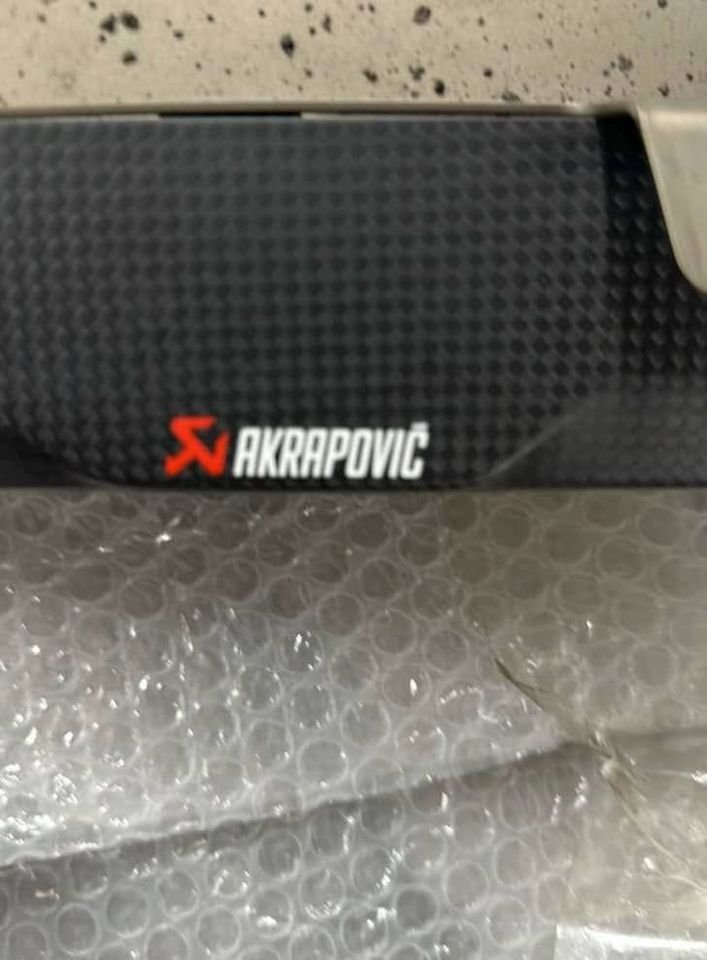 Auspuffanlage Abgasanlage Akrapovic Mercedes GLS63 X167 2019