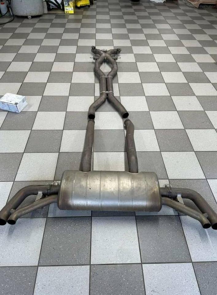 Auspuffanlage Abgasanlage Akrapovic Mercedes GLS63 X167 2019