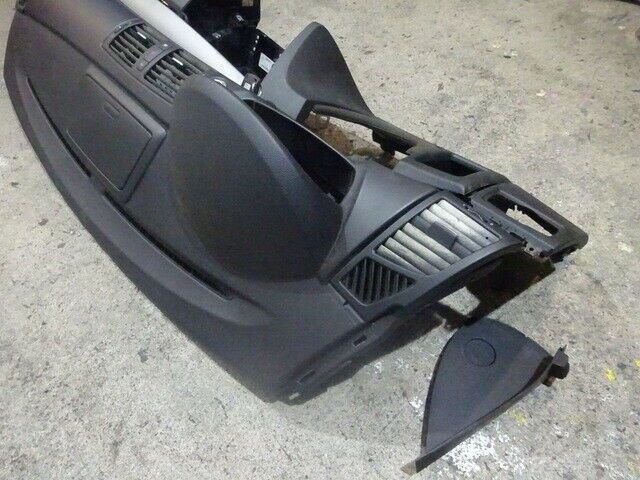 BMW 1er E81 E87 LCI Armaturenbrett Lenkrad Dashboard Cockpit