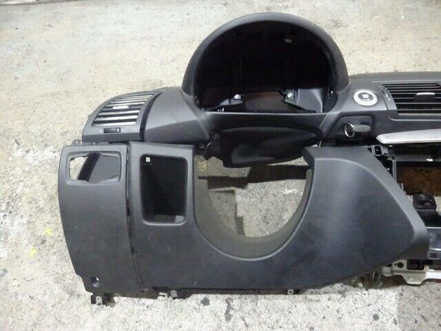 BMW 1er E81 E87 LCI Armaturenbrett Lenkrad Dashboard Cockpit