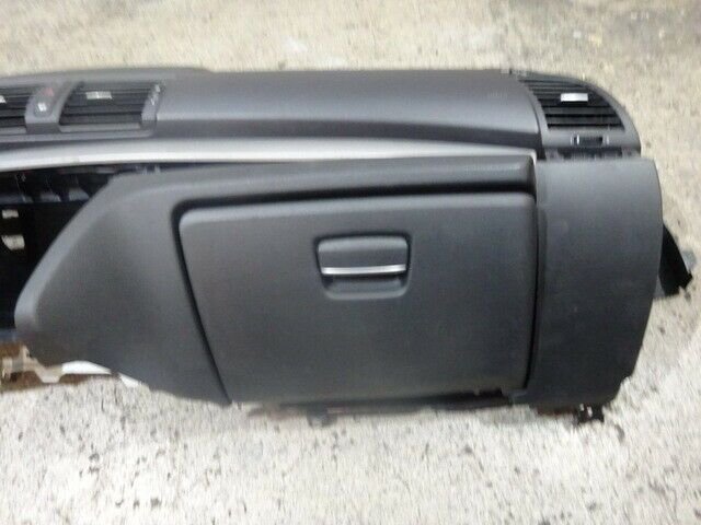 BMW 1er E81 E87 LCI Armaturenbrett Lenkrad Dashboard Cockpit