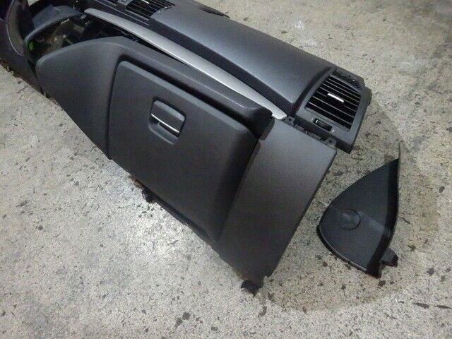 BMW 1er E81 E87 LCI Armaturenbrett Lenkrad Dashboard Cockpit