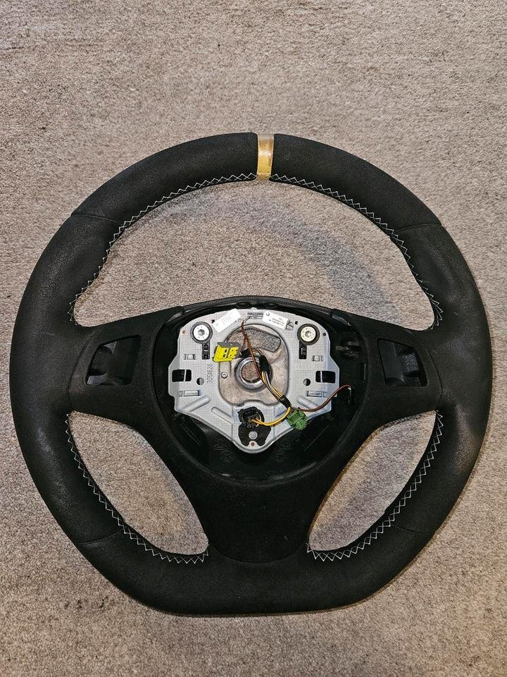 BMW Performance Lenkrad Alcantara E92 E90 E91 E93 E82 E87 E88 E81