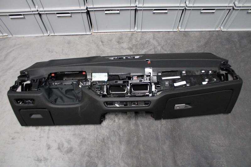 BMW X7 G07 Dashboard Armaturenbrett Leder LHD HUD