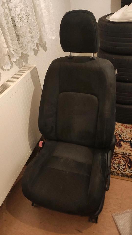 Fahrersitz Lexus CT , Toyota Prius .