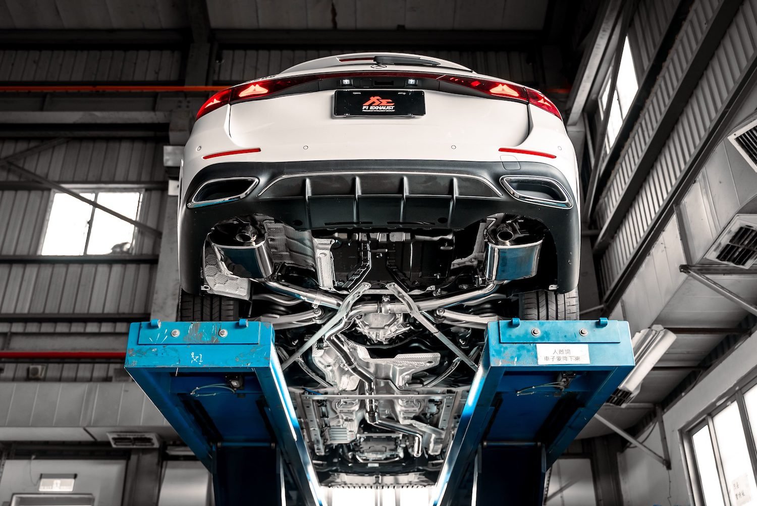 Fi EXHAUST Valvetronic Exhaust System for W214 Mercedes-Benz E 200