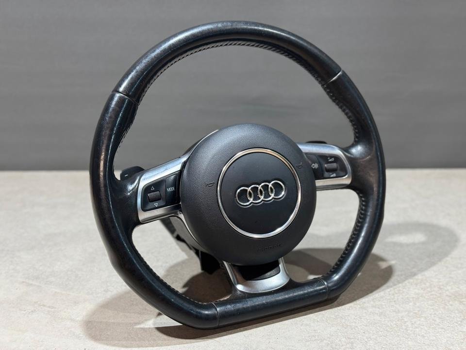 Lenkrad mit Schaltwippen für AUDI TT / TTS 8J