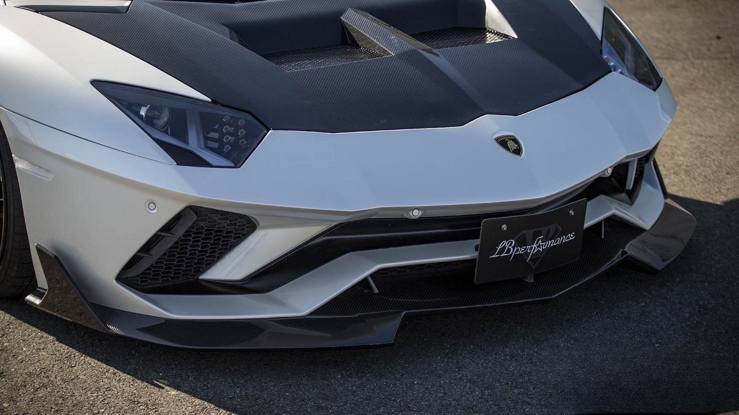 Liberty Walk LB★PERFORMANCE Dry Carbon Bonnet Hood for LP740-4 Lamborghini Aventador S