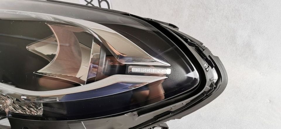 MERCEDES B 246 FACELIFT SCHEINWERFER LINKS HEADLIGHT A2468205361