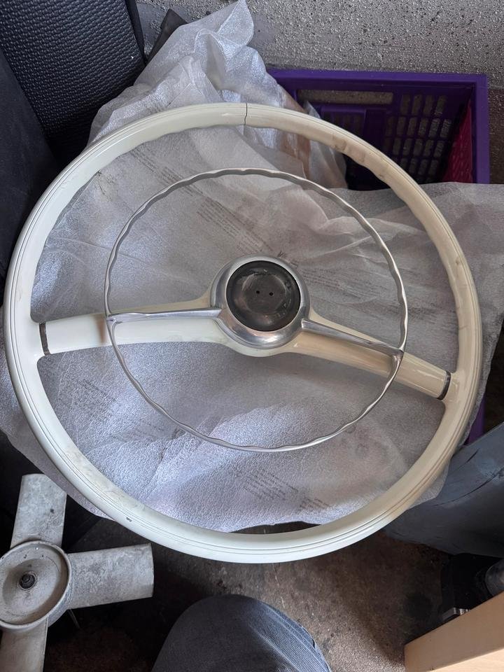 Mercedes Benz 190 SL Lenkrad Reparatur bedürftig