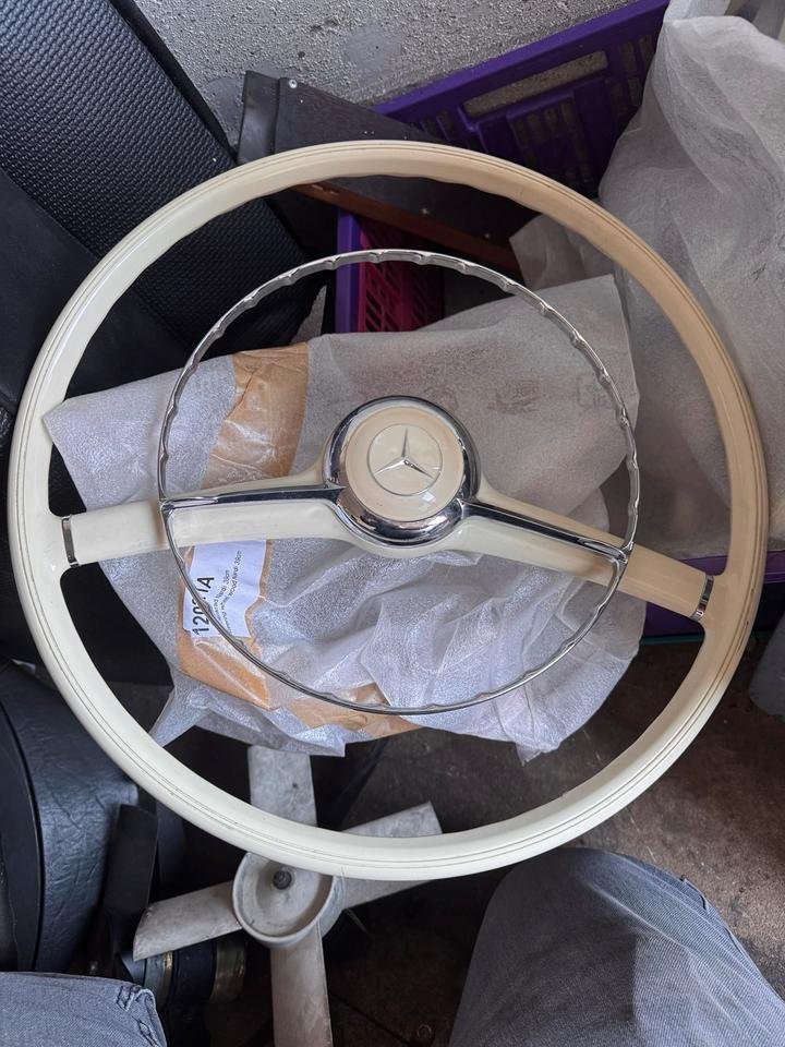 Mercedes Benz 190 SL Original Lenkrad in gutem Zustand