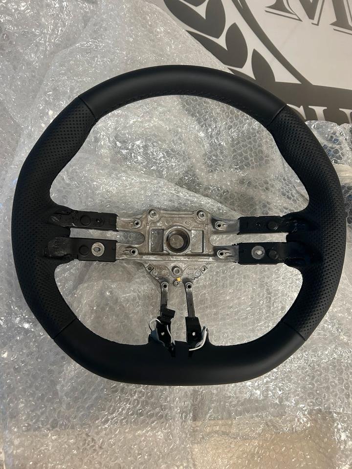 Mercedes Benz G63 Lenkrad (Schwarz Nappa, Perforiert)