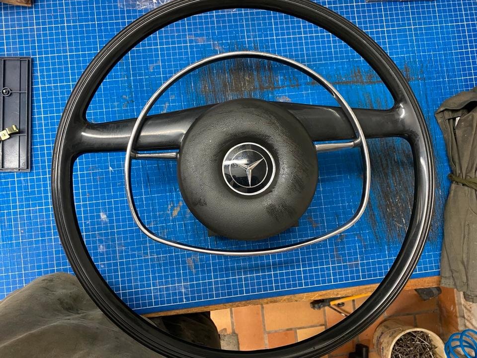 Mercedes Benz Oldtimer Lenkrad 230
