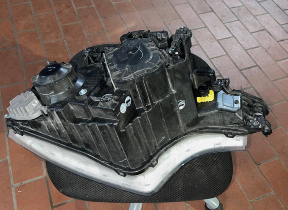 Mercedes-Benz Scheinwerfer Halogen Rechts Headlight A9618205139